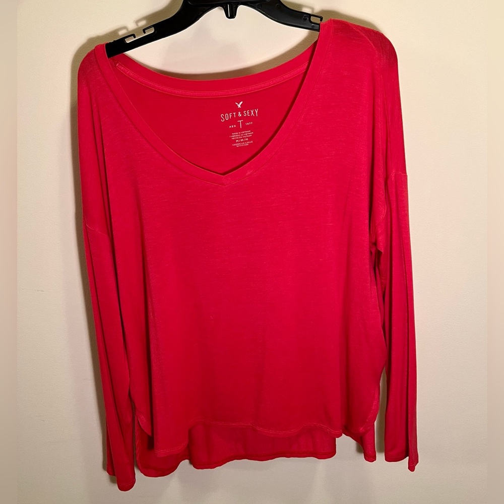 American Eagle- Soft & Sexy pink t-shirt